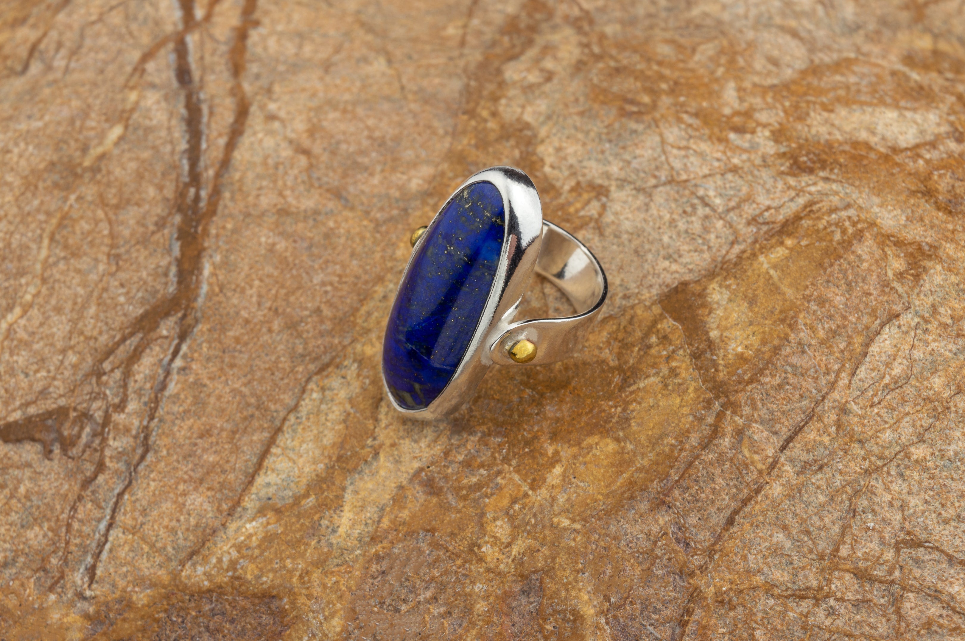 Ren Jewelry - Handcrafted silver 925 - Lapis Lazuli Ring
