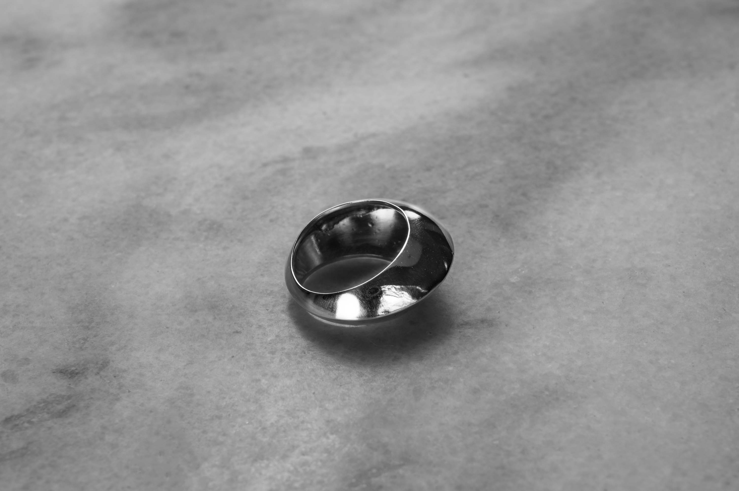 Bold Disc Ring